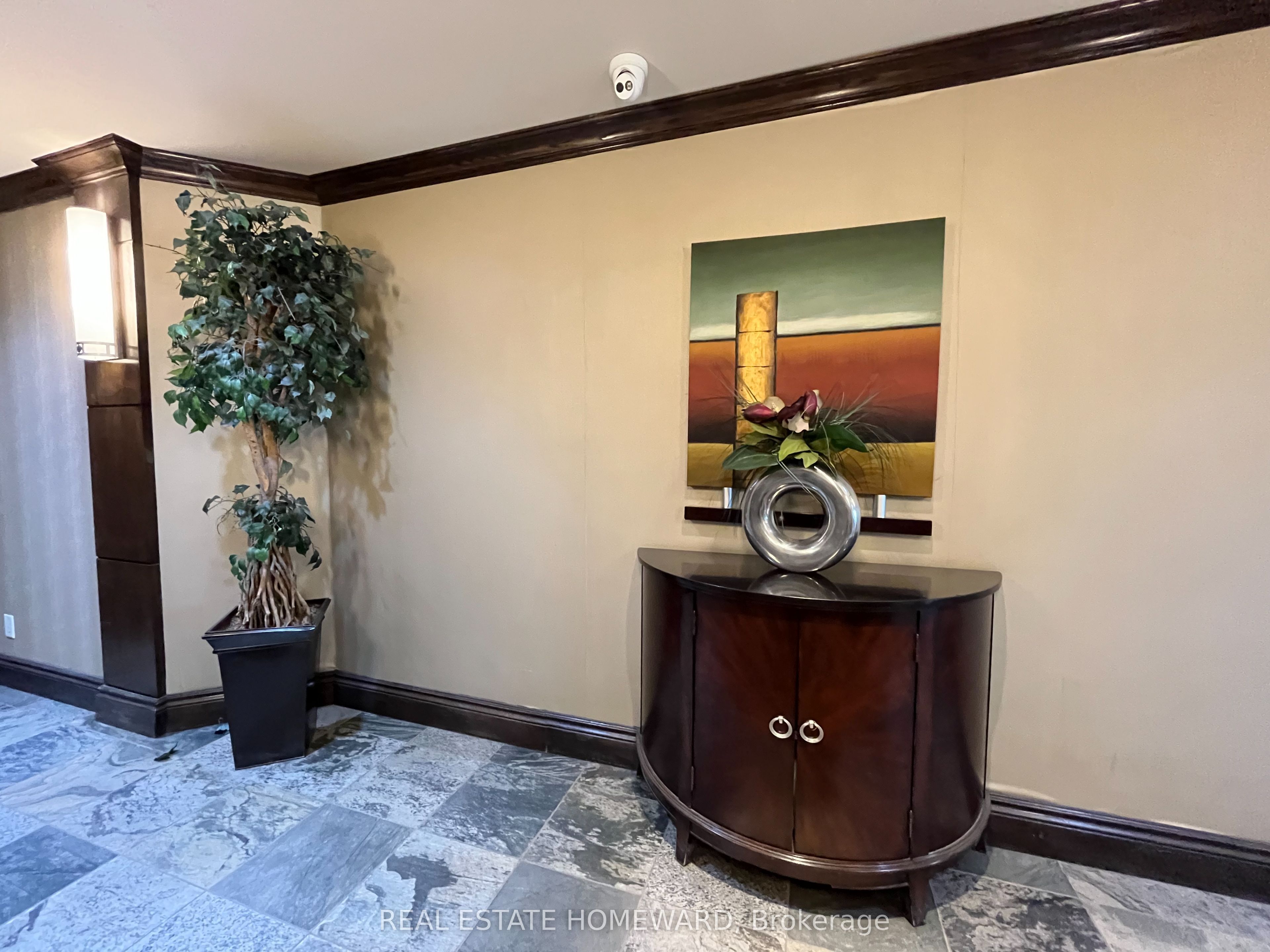 308 Palmerston Avenue 601