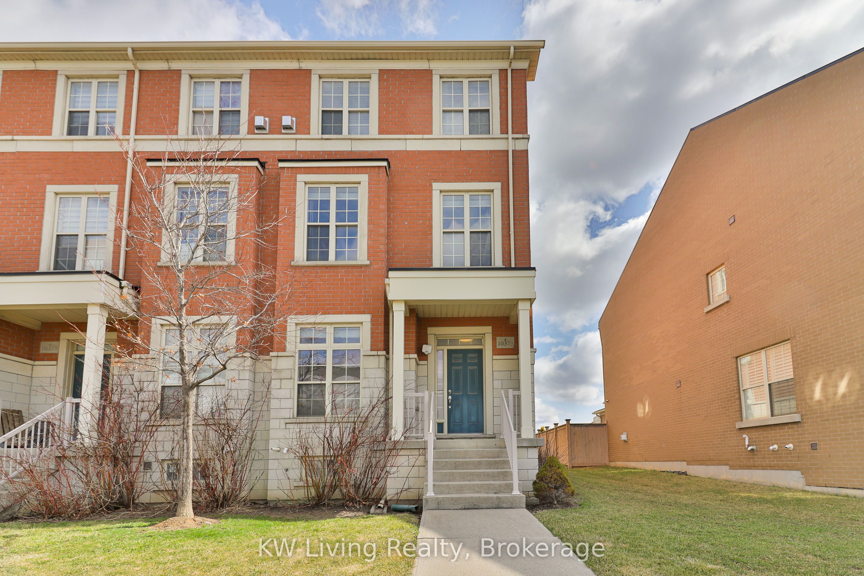 10373 Woodbine Avenue