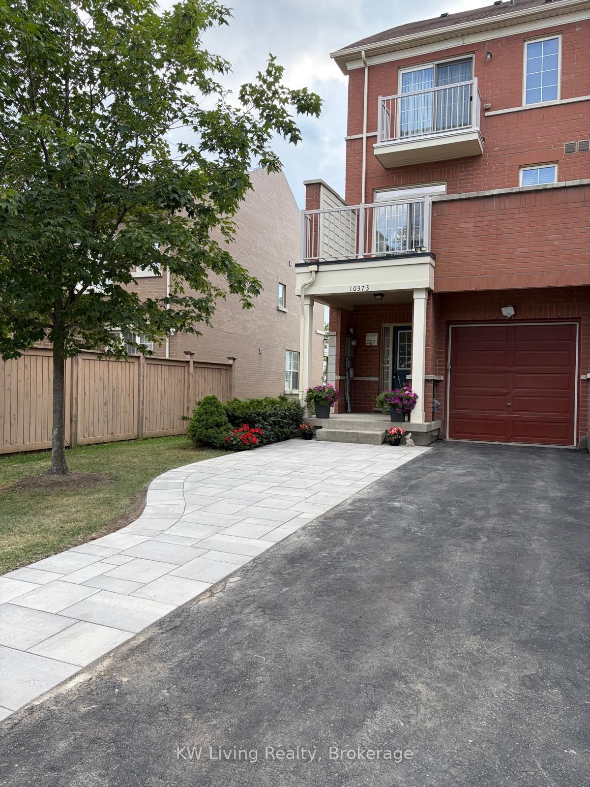 10373 Woodbine Avenue