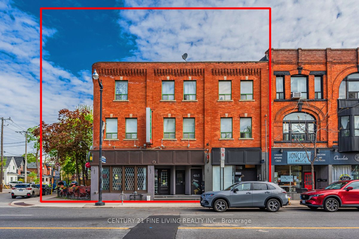 3048 Dundas Street W