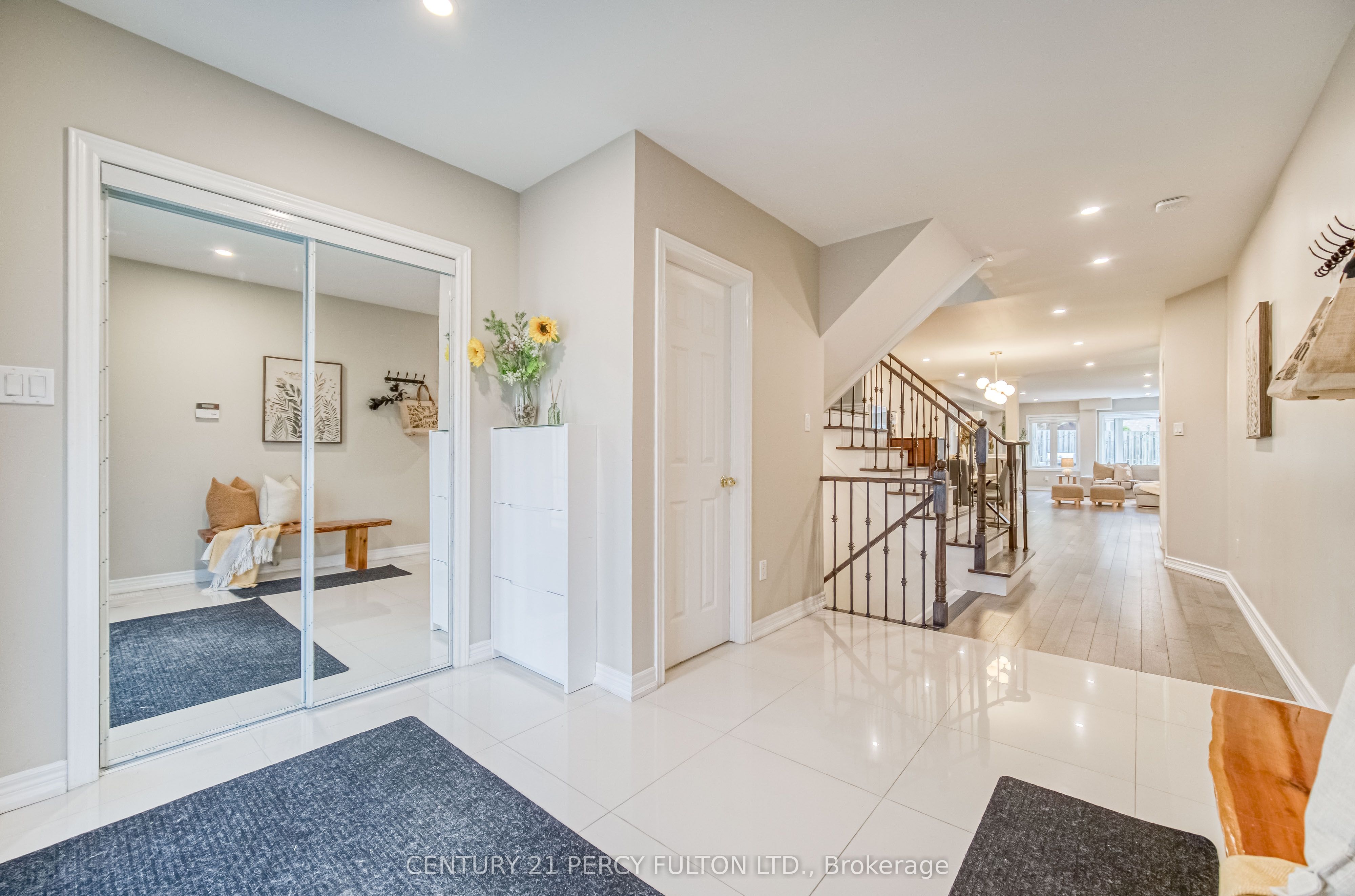 69 Ray Street