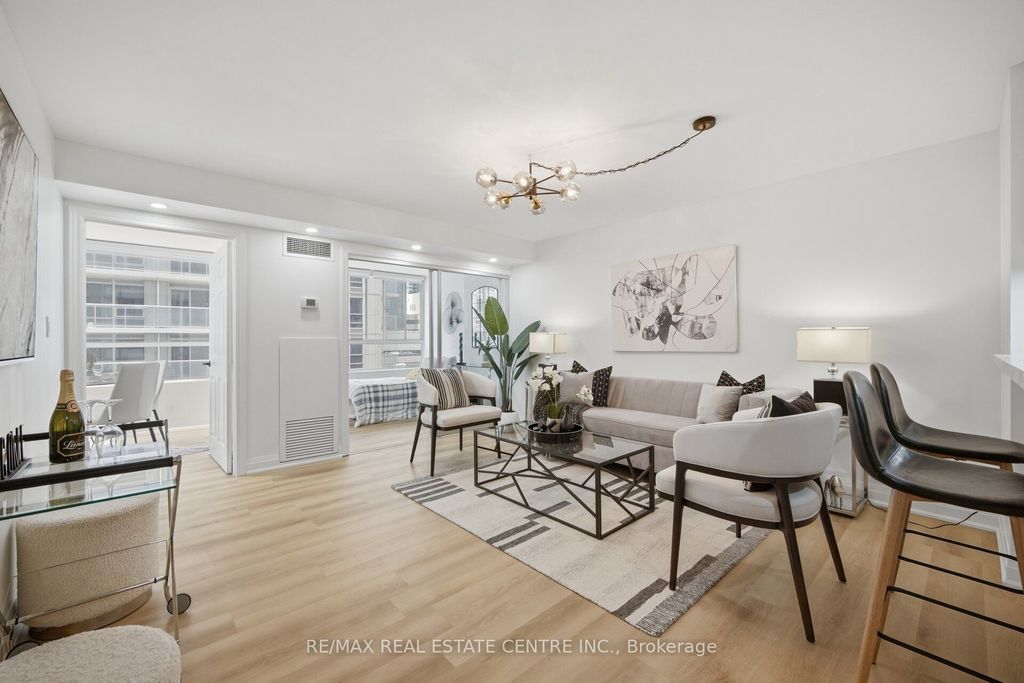 Photo of 717 Bay Street #1009, Toronto, ON M5G 2J9 (MLS # C13043230)