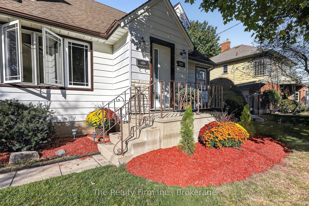 Photo of 325 Victoria Street N, Woodstock, ON N4S 6W6 (MLS # X13842272)