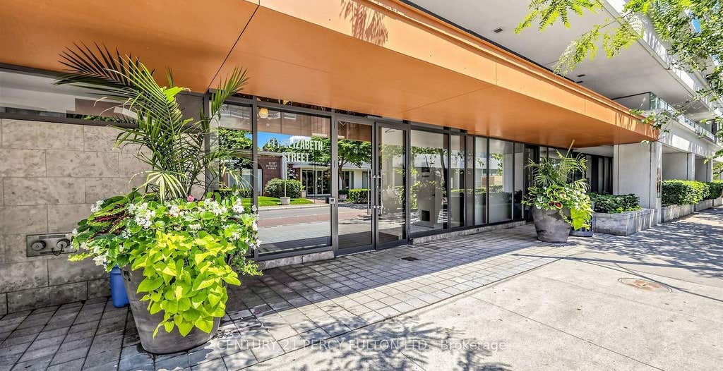 Photo of 111 Elizabeth Street #1501, Toronto, ON M5G 1P7 (MLS # C13595206)