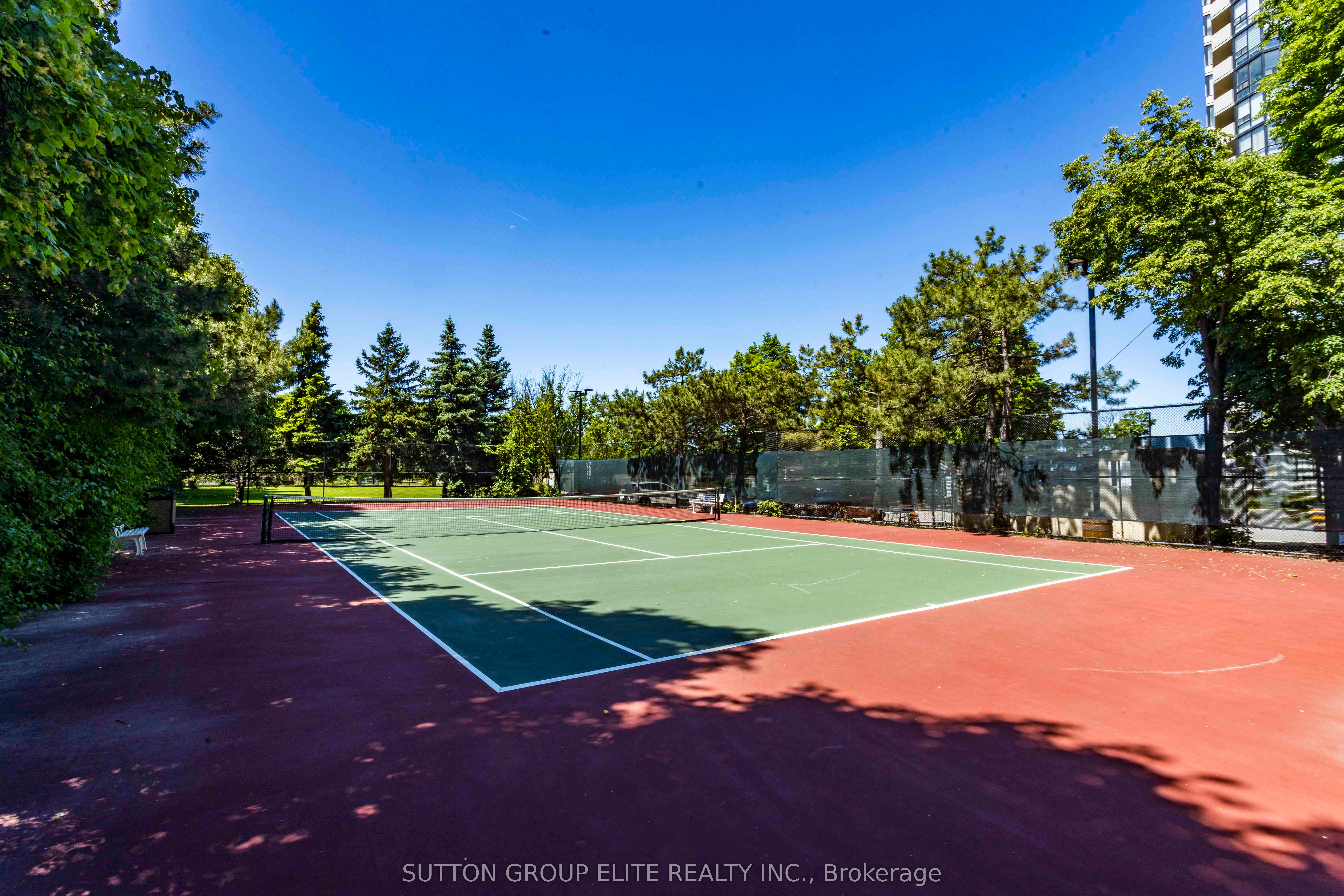 330 Rathburn Road W 1206