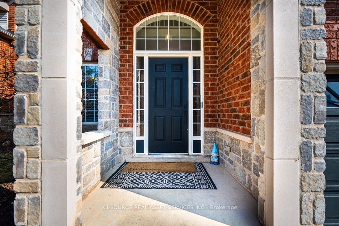 2202 Brookhaven Crescent