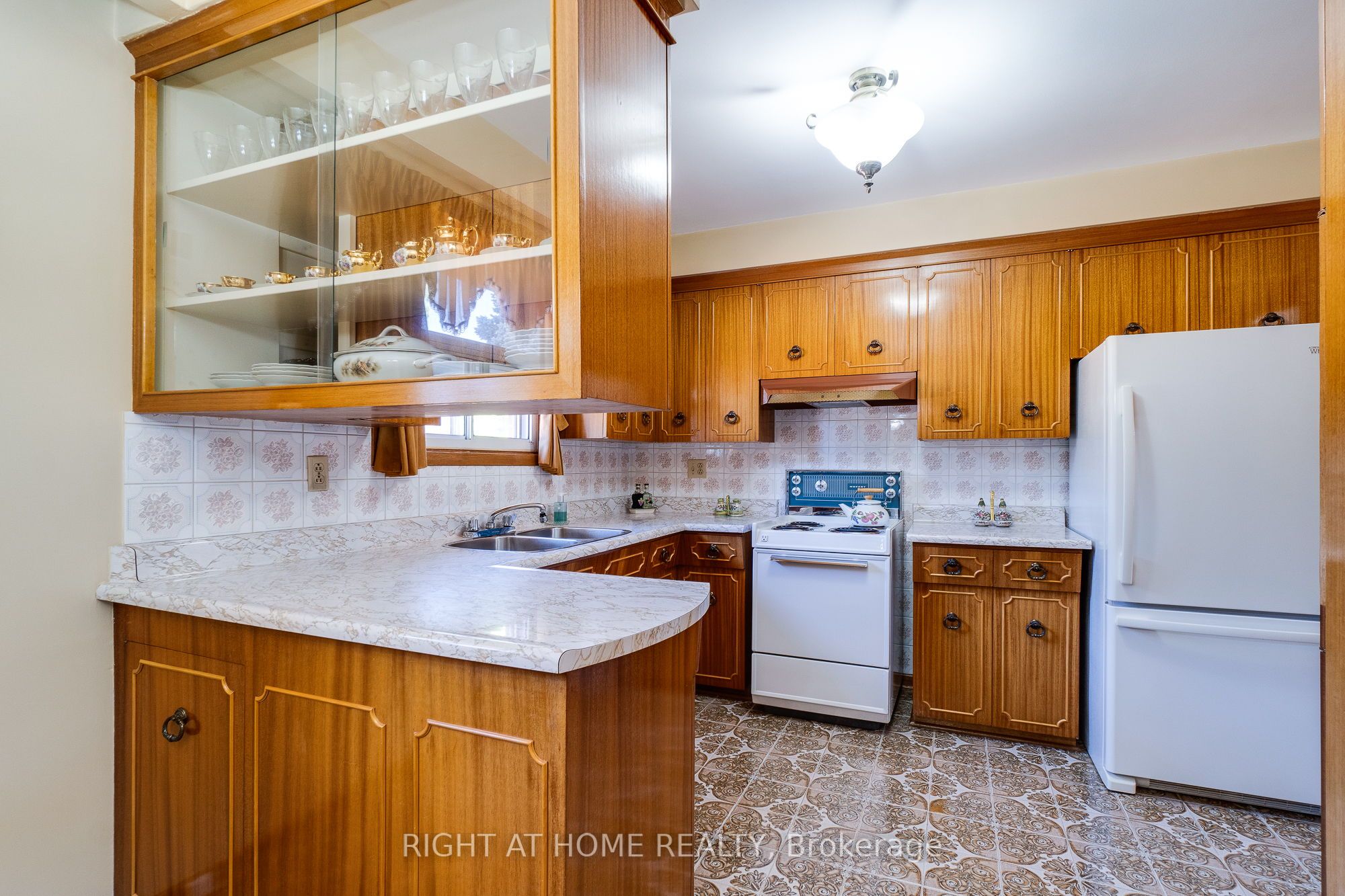 1197 Shamir Crescent