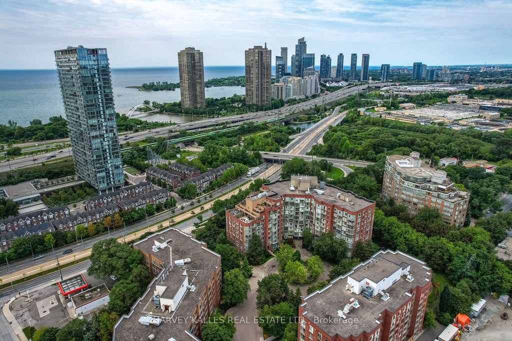 Photo of 20 Southport Street #521, Toronto, ON M6S 4Y8 (MLS # W13791272)