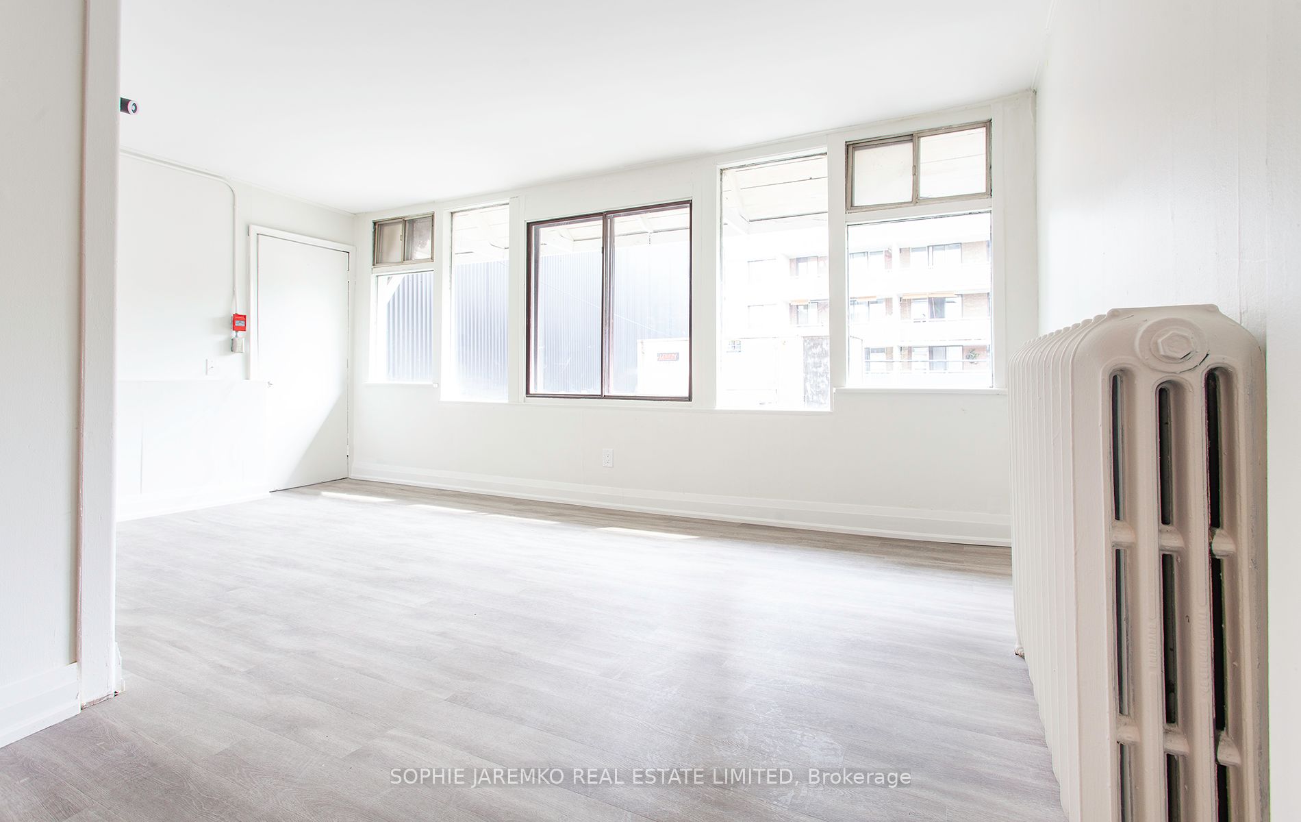 413 Roncesvalles Avenue 1