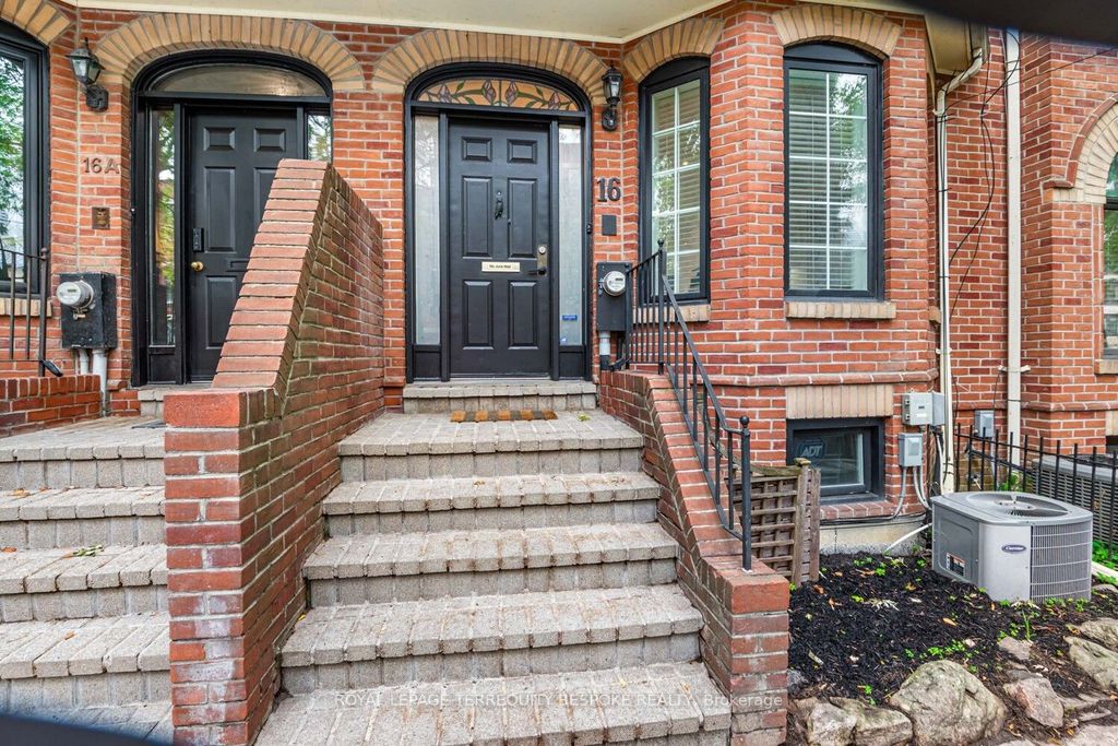 Photo of 16 Phoebe Street, Toronto, ON M5T 2Z3 (MLS # C12427349)