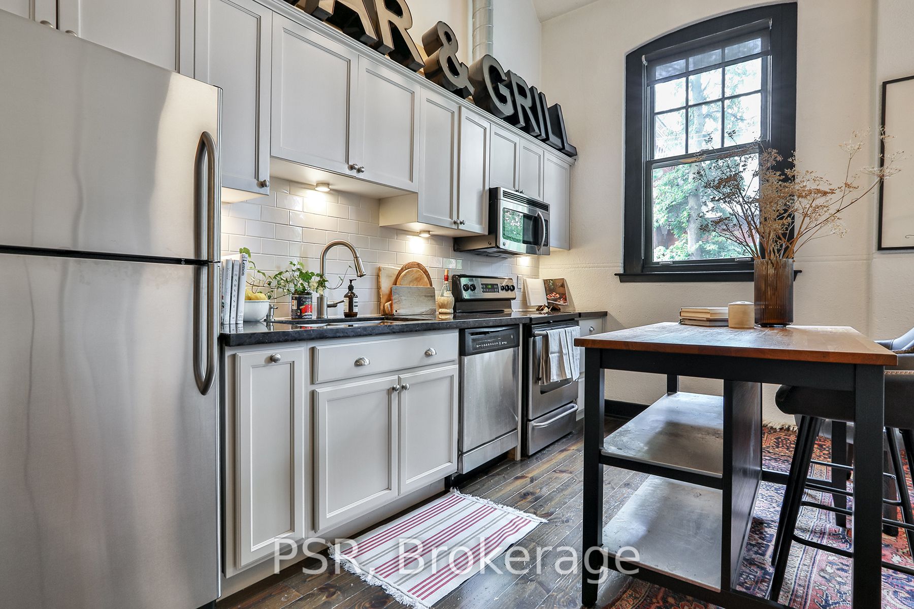 183 Dovercourt Road 207