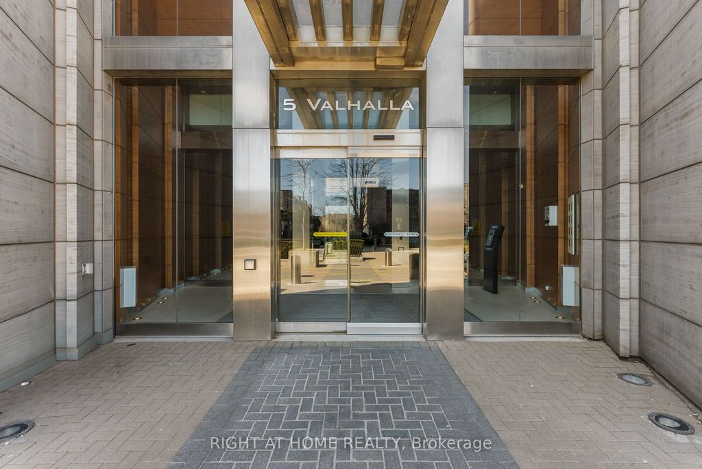 Photo of 5 Valhalla Inn Road #2801, Toronto, ON M9B 0B1 (MLS # W12978462)