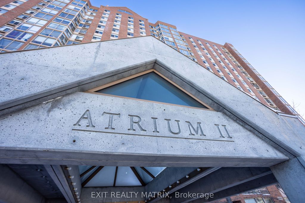 Photo of 2759 Carousel Crescent #1007, Blossom Park - Airport and Area, ON K1T 2N5 (MLS # X13026978)