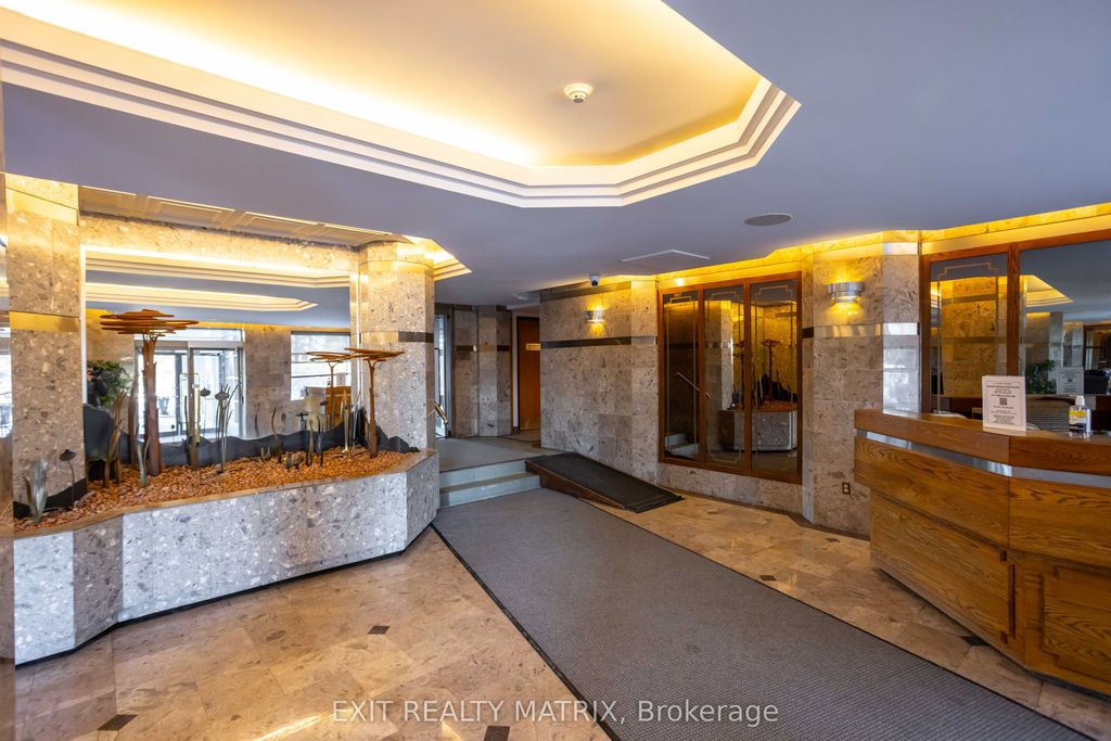 Photo of 2759 Carousel Crescent #1007, Blossom Park - Airport and Area, ON K1T 2N5 (MLS # X13026978)