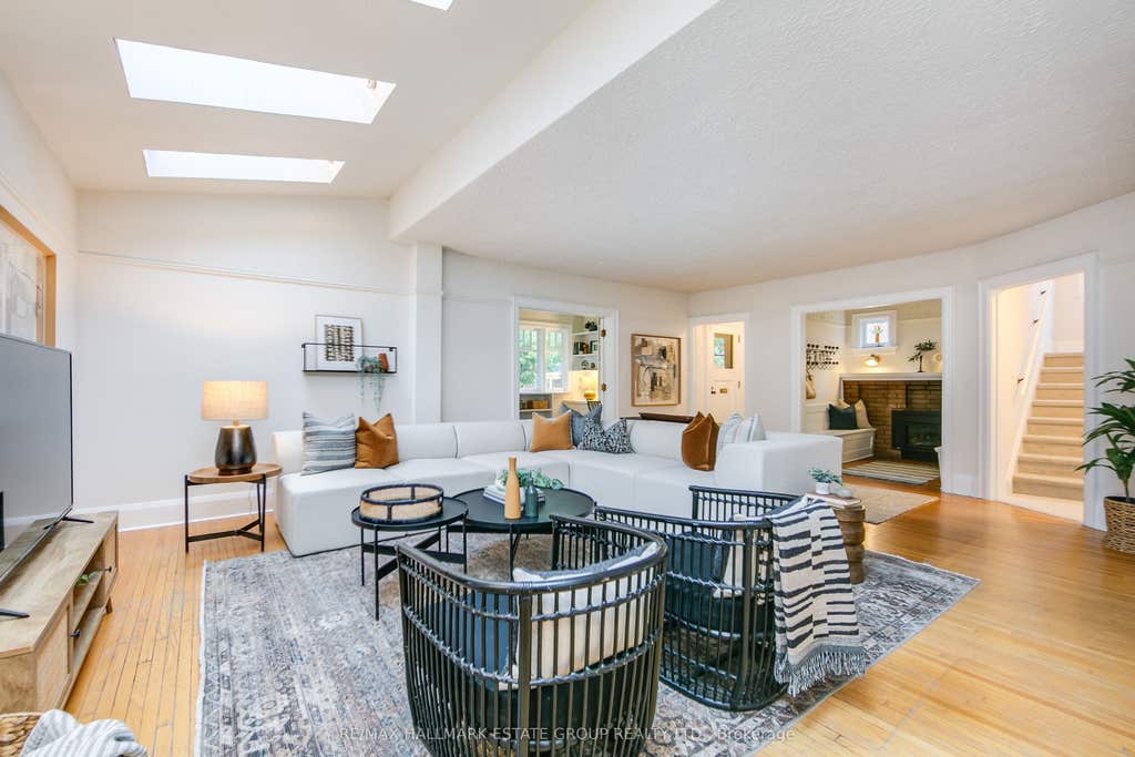 Photo of 21 Cross Street, Toronto, ON M9N 2B8 (MLS # W13452466)
