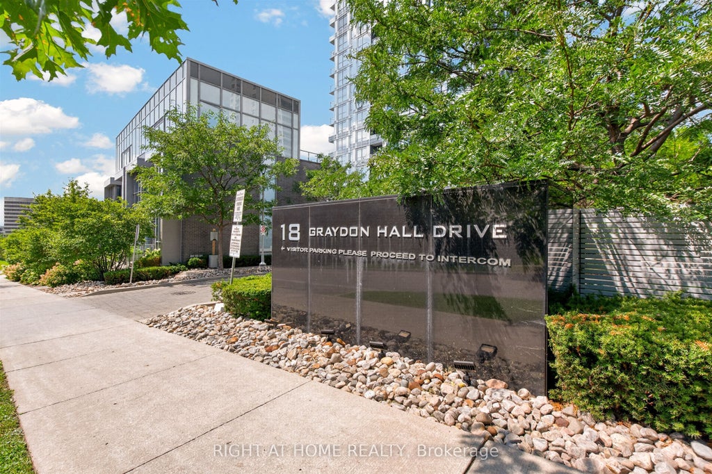 Photo of 18 Graydon Hall Drive #509, Toronto, ON M3A 0A4 (MLS # C13692094)