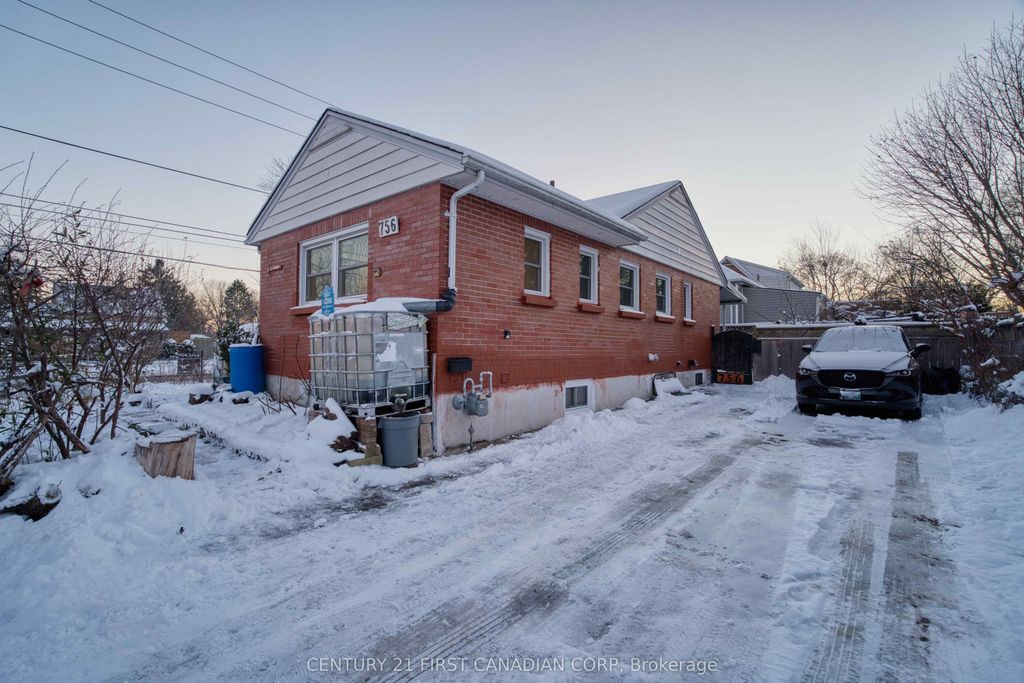 Photo of 756 Cheapside Street, London East, ON N5Y 3Y7 (MLS # X12606968)
