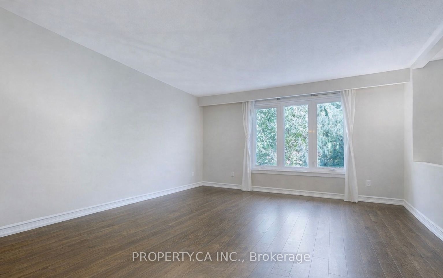 2221 Buttonbush Crescent Main