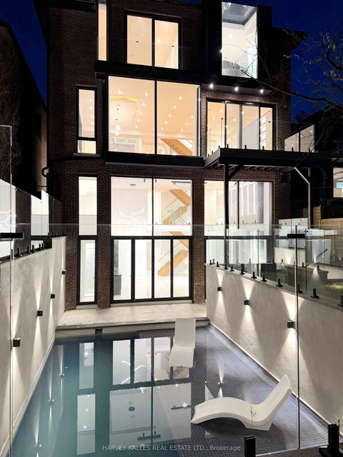 217 Richview Avenue Toronto ON M5P 3G2
