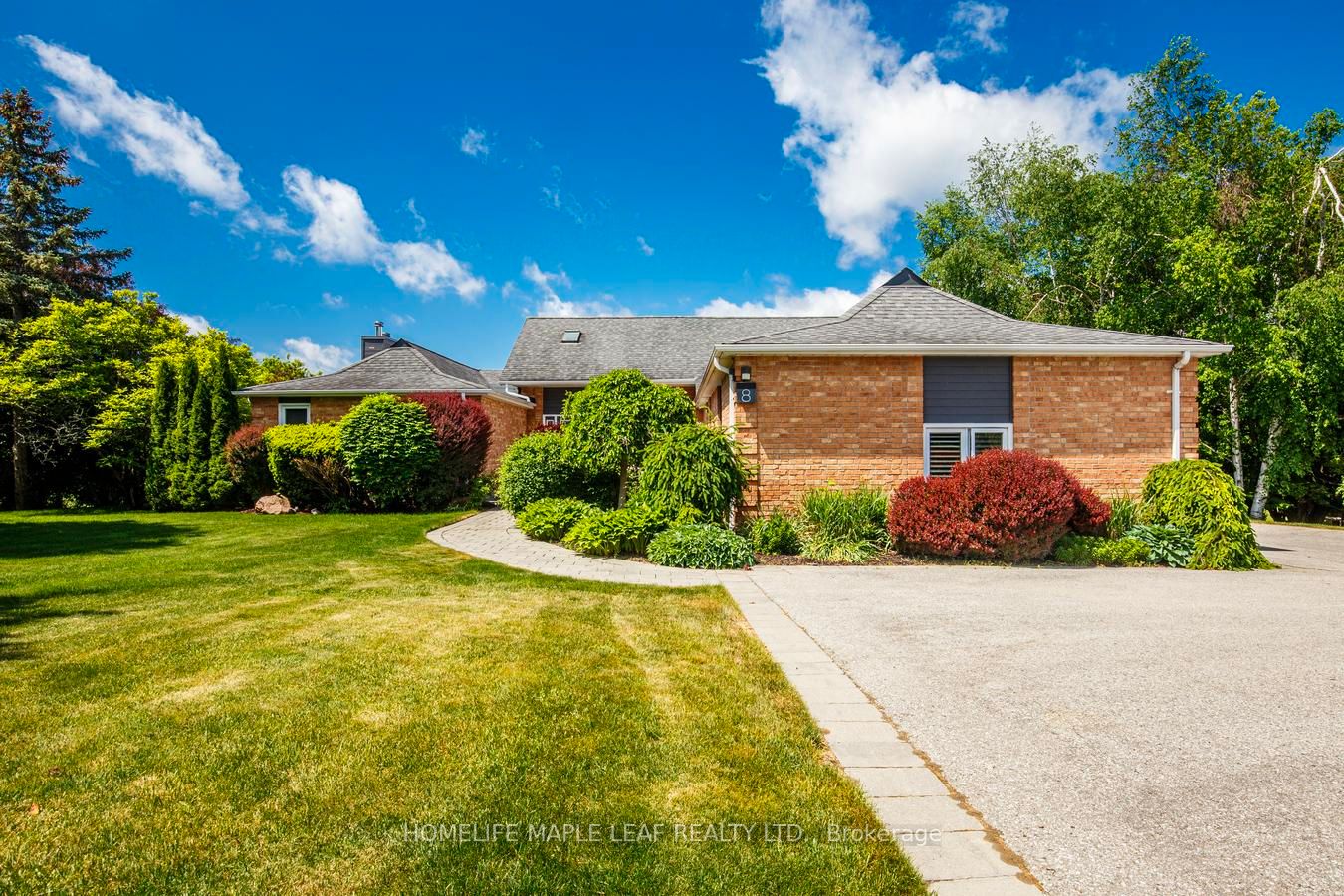 8 Coates Hill Court