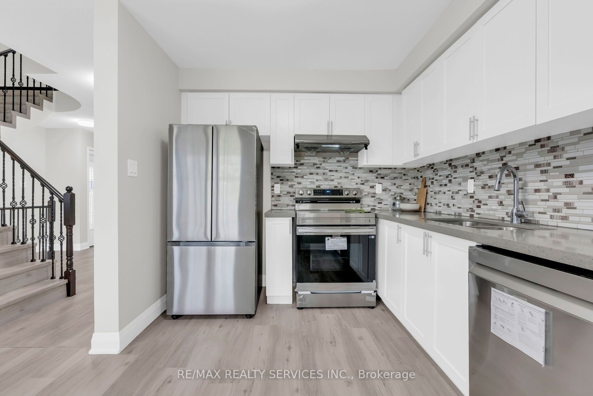 5110 Fairview Street 28