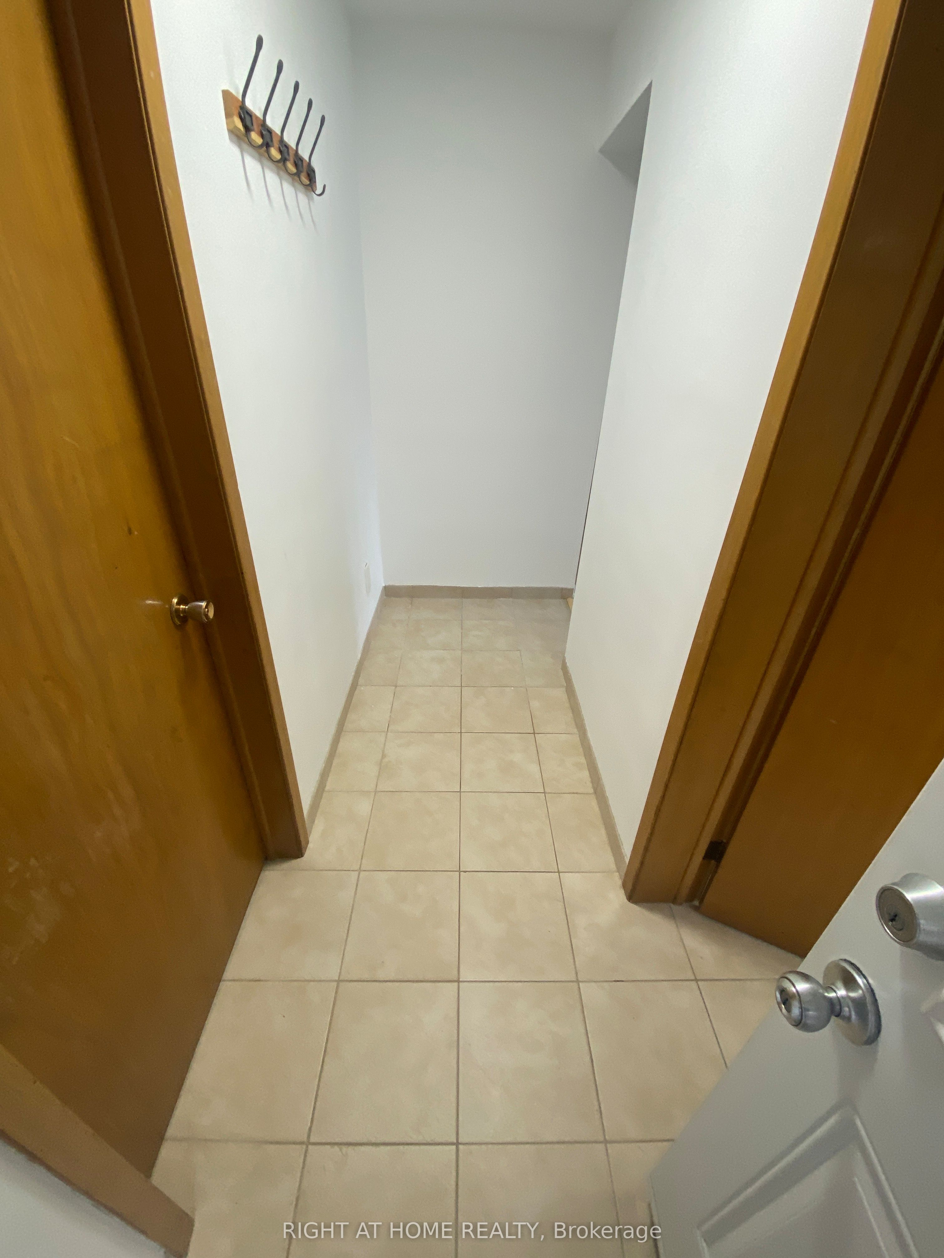 3635 Bluestream Crescent Lower