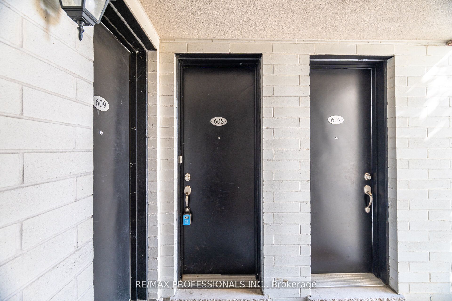 140 Widdicombe Hill Boulevard 608