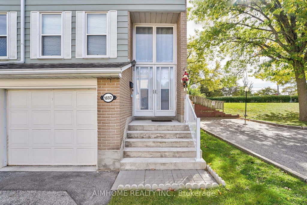Photo of 1692 John Street, Markham, ON L3T 1Y9 (MLS # N13473020)