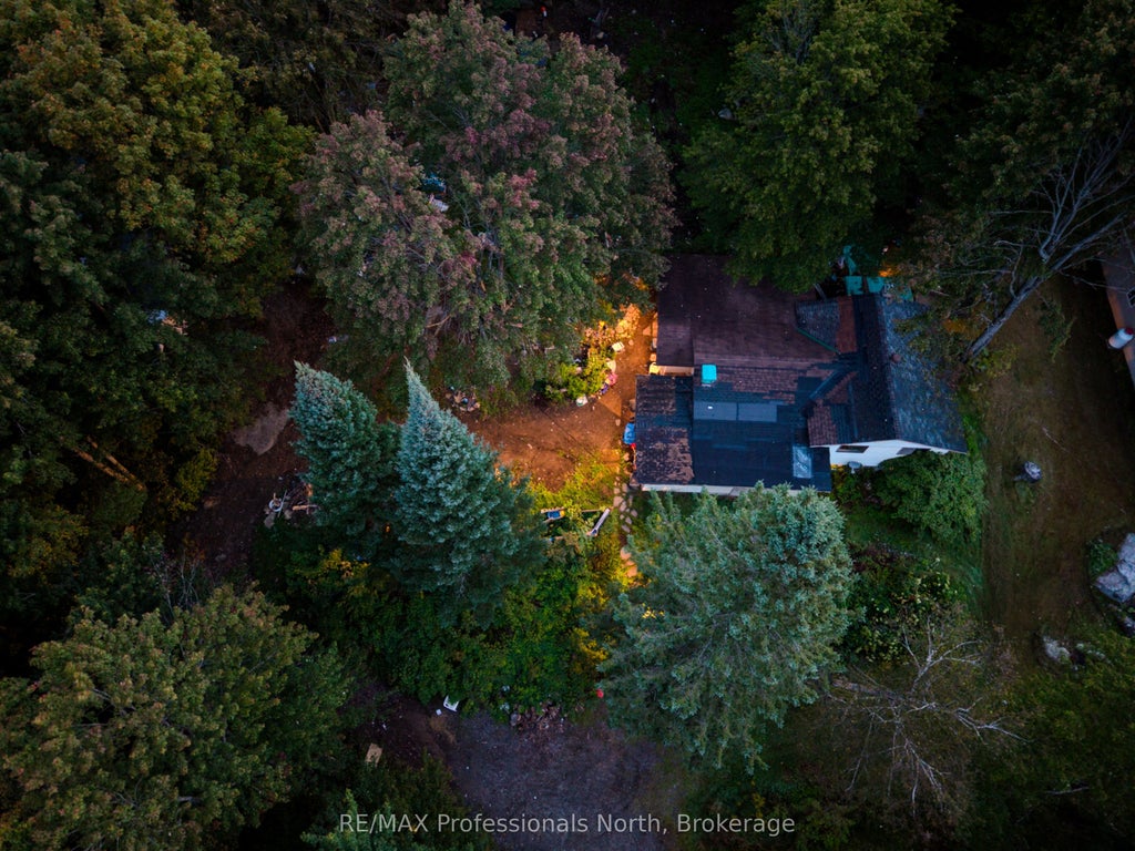 Photo of 42 Morgans Road, Huntsville, ON P1H 1A2 (MLS # X13804804)