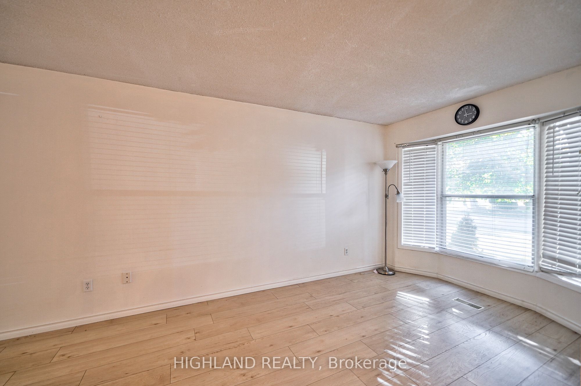 6455 Tisler Crescent