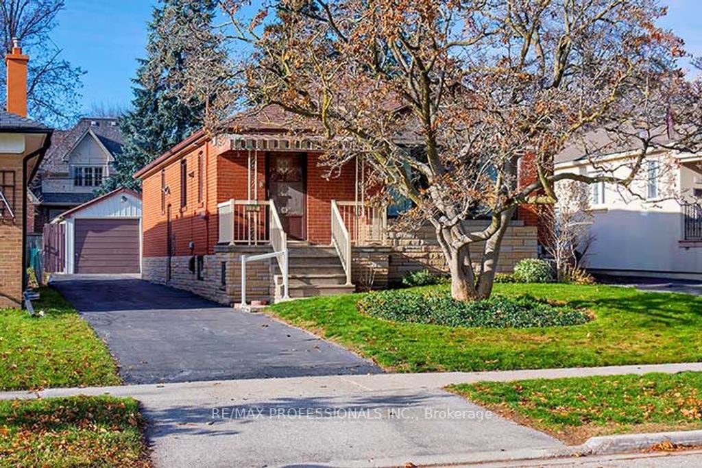 Photo of 32 Northampton Drive, Toronto, ON M9B 4S6 (MLS # W12572930)