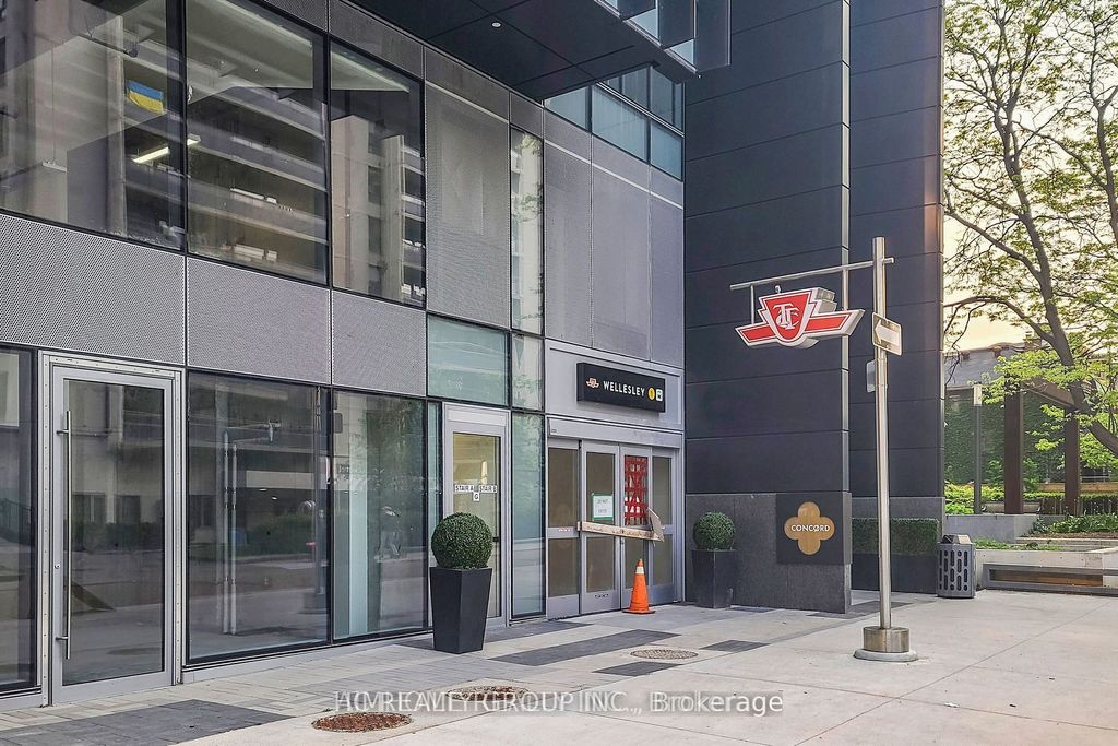 Photo of 1 Gloucester Street #1816, Toronto, ON M4Y 1L8 (MLS # C12711578)