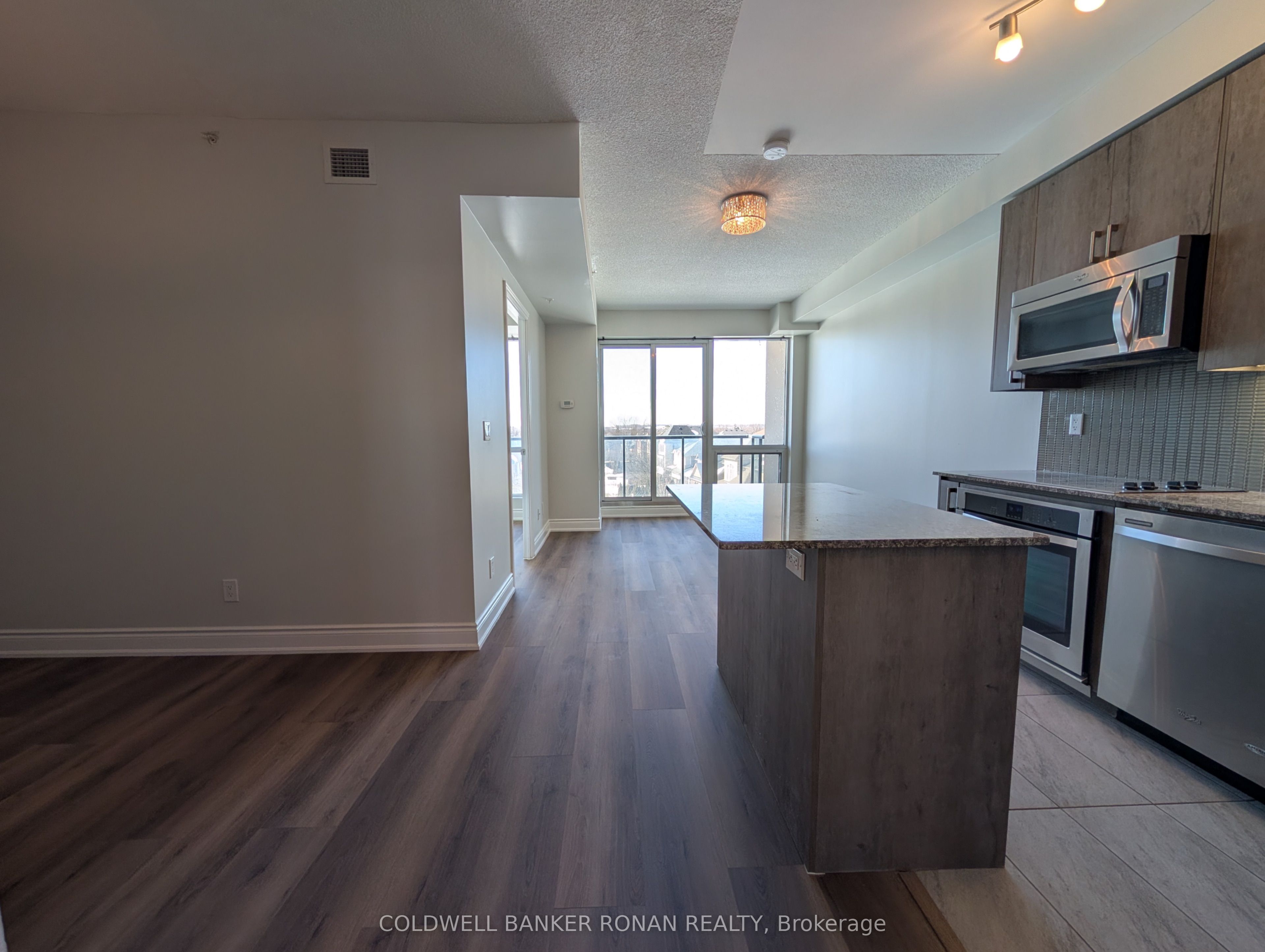 9090 Yonge Street 301B