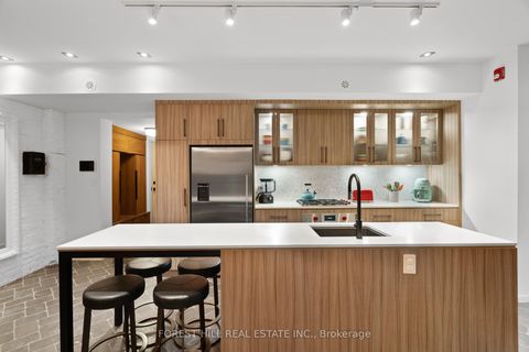 50 Bartlett Avenue Th16 Toronto ON M6H 3E6