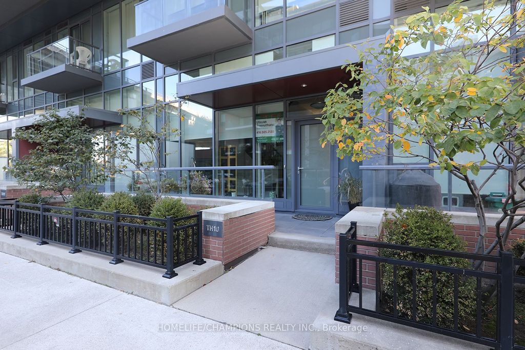 Photo of 20 Bruyeres Mews #Th10, Toronto, ON M5V 0G8 (MLS # C12514206)