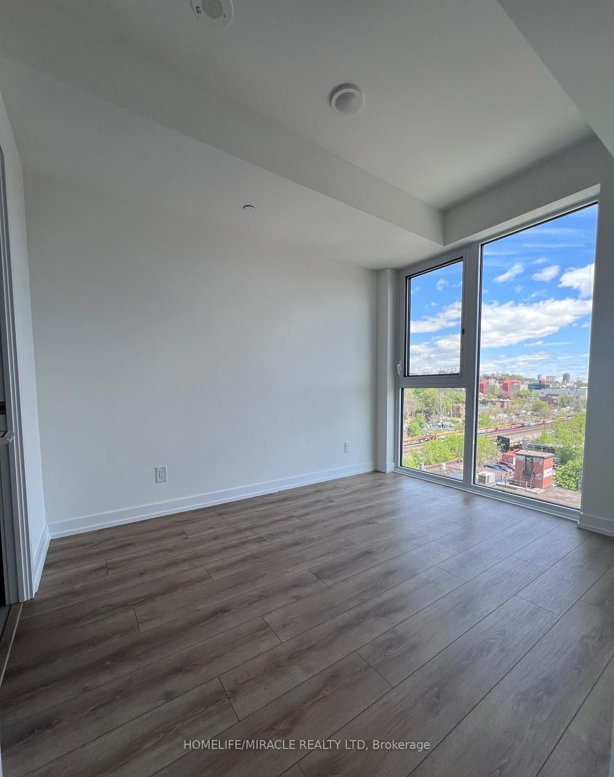 500 Dupont Street 615