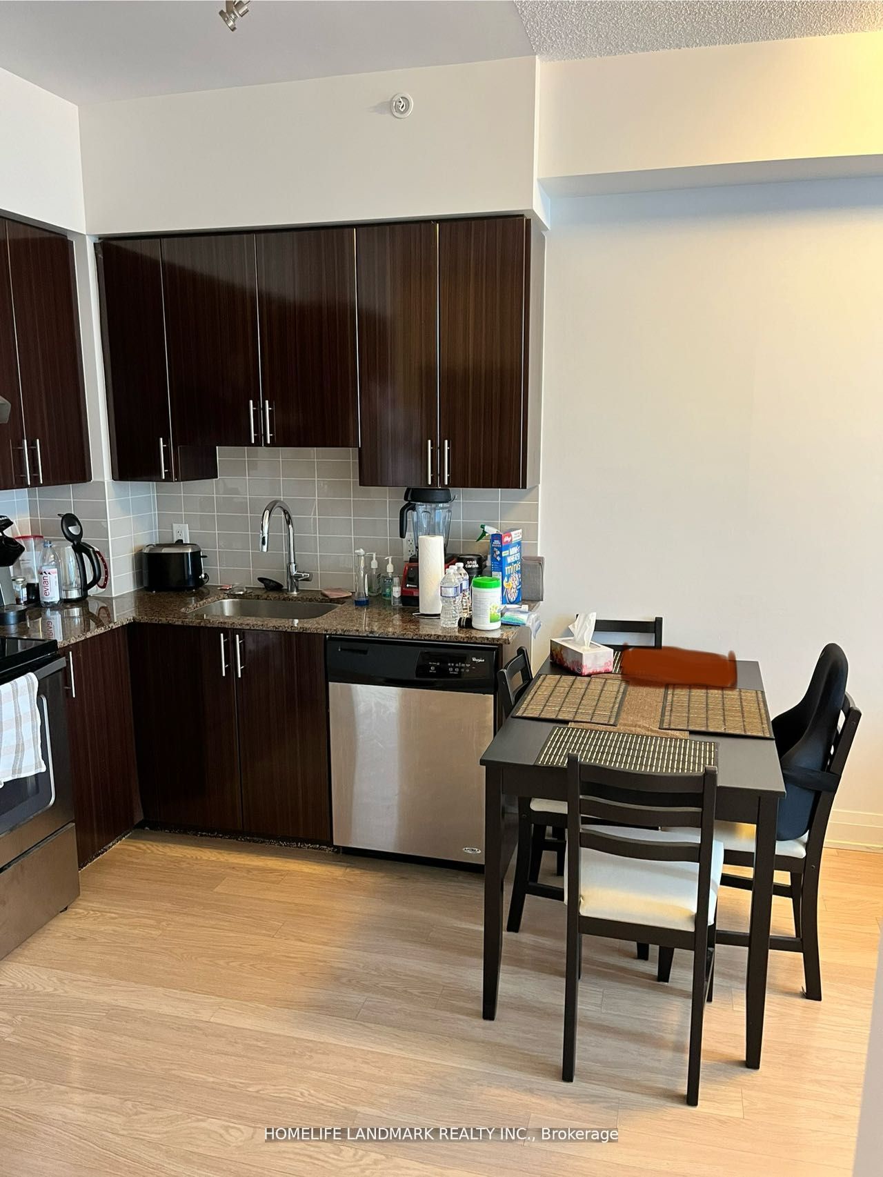 85 North Park Road 907