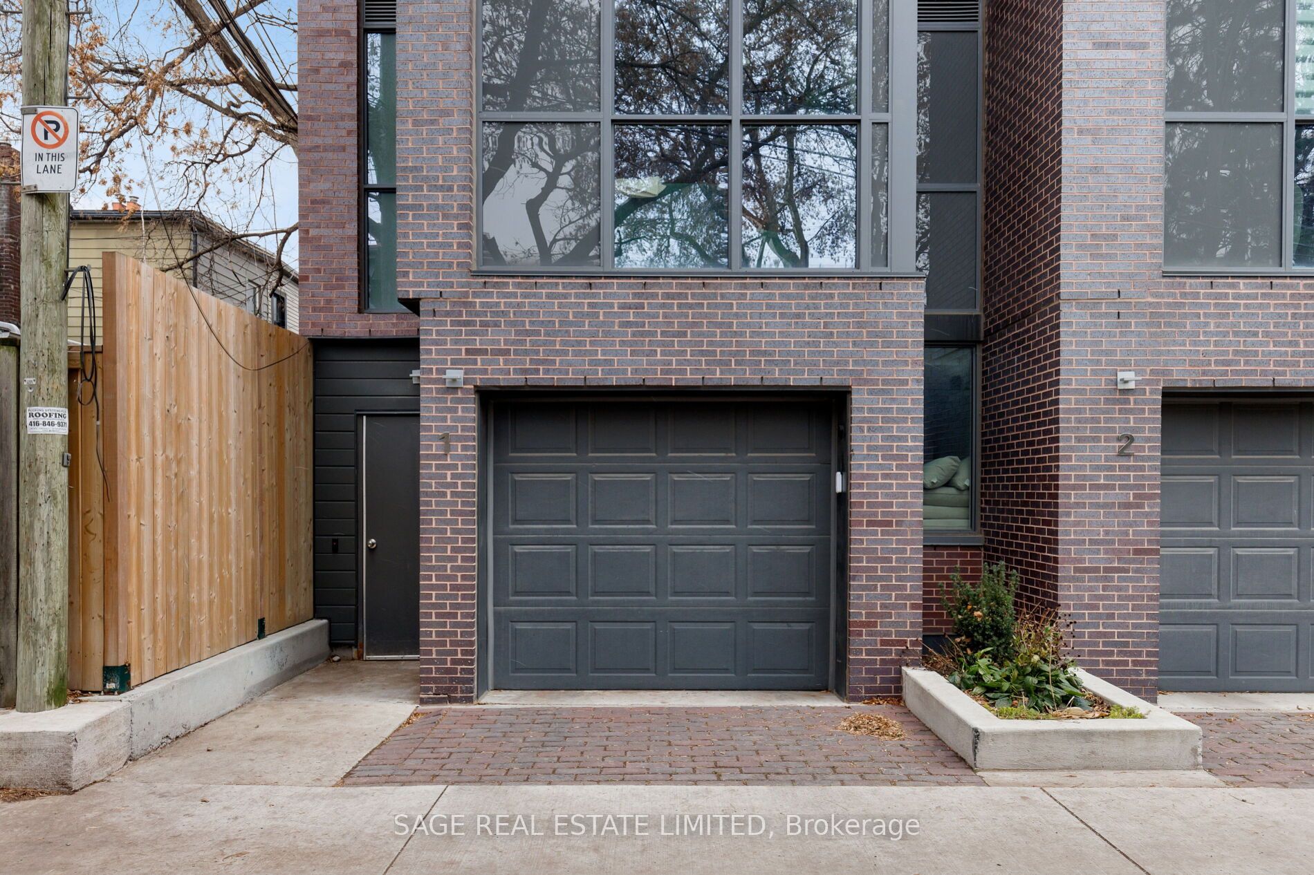 1331 Queen Street E Th01