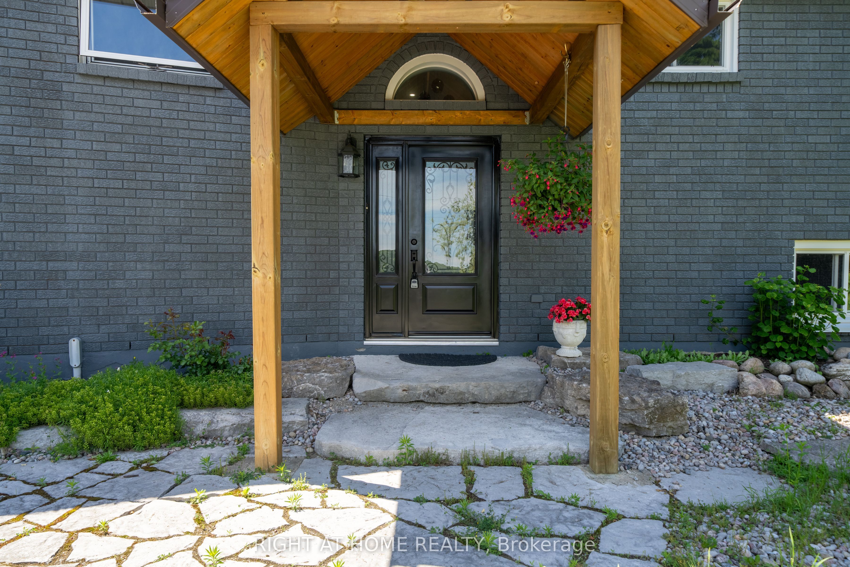 560 Concession Road 15 N/A W