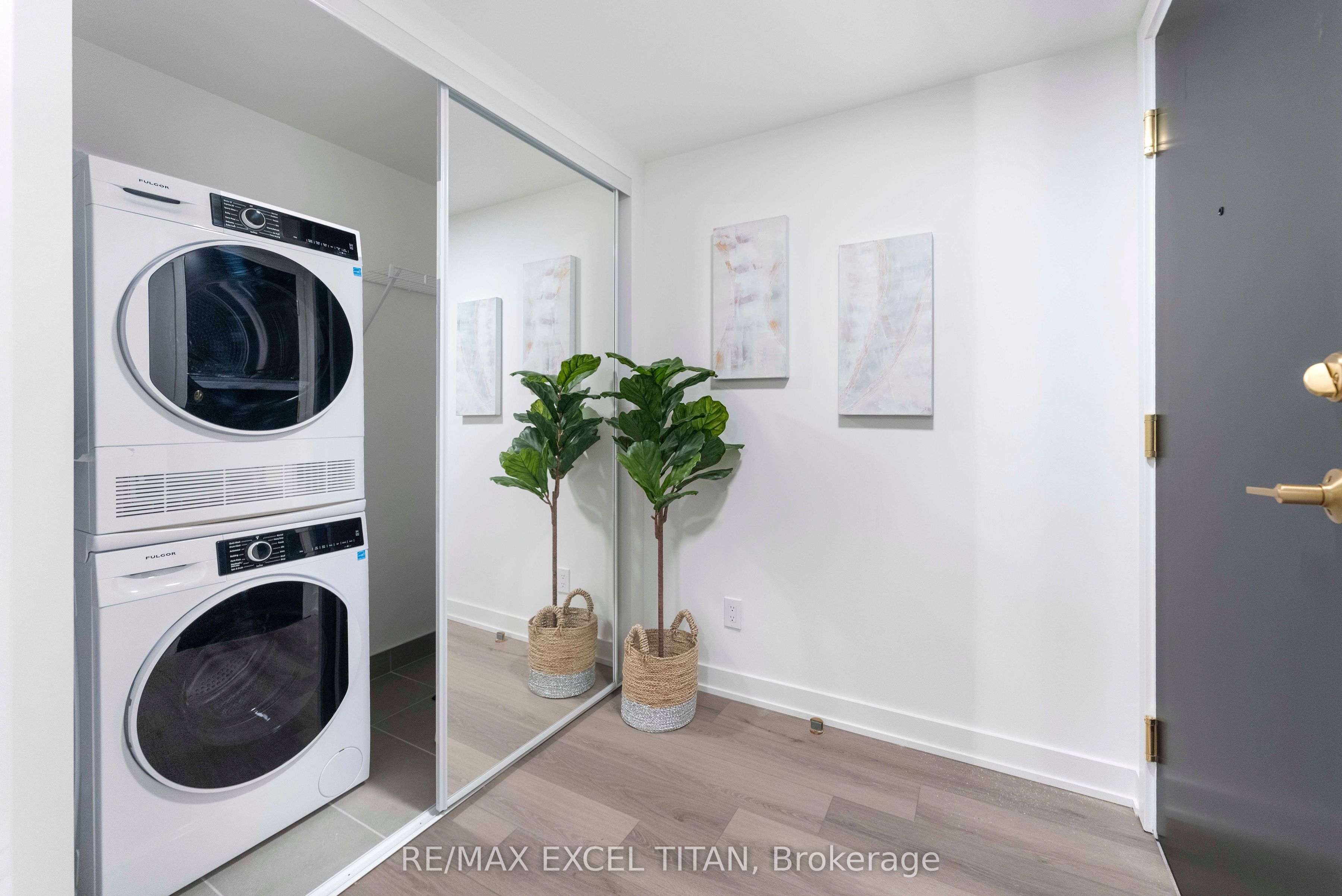 5 Lakeview Avenue 611