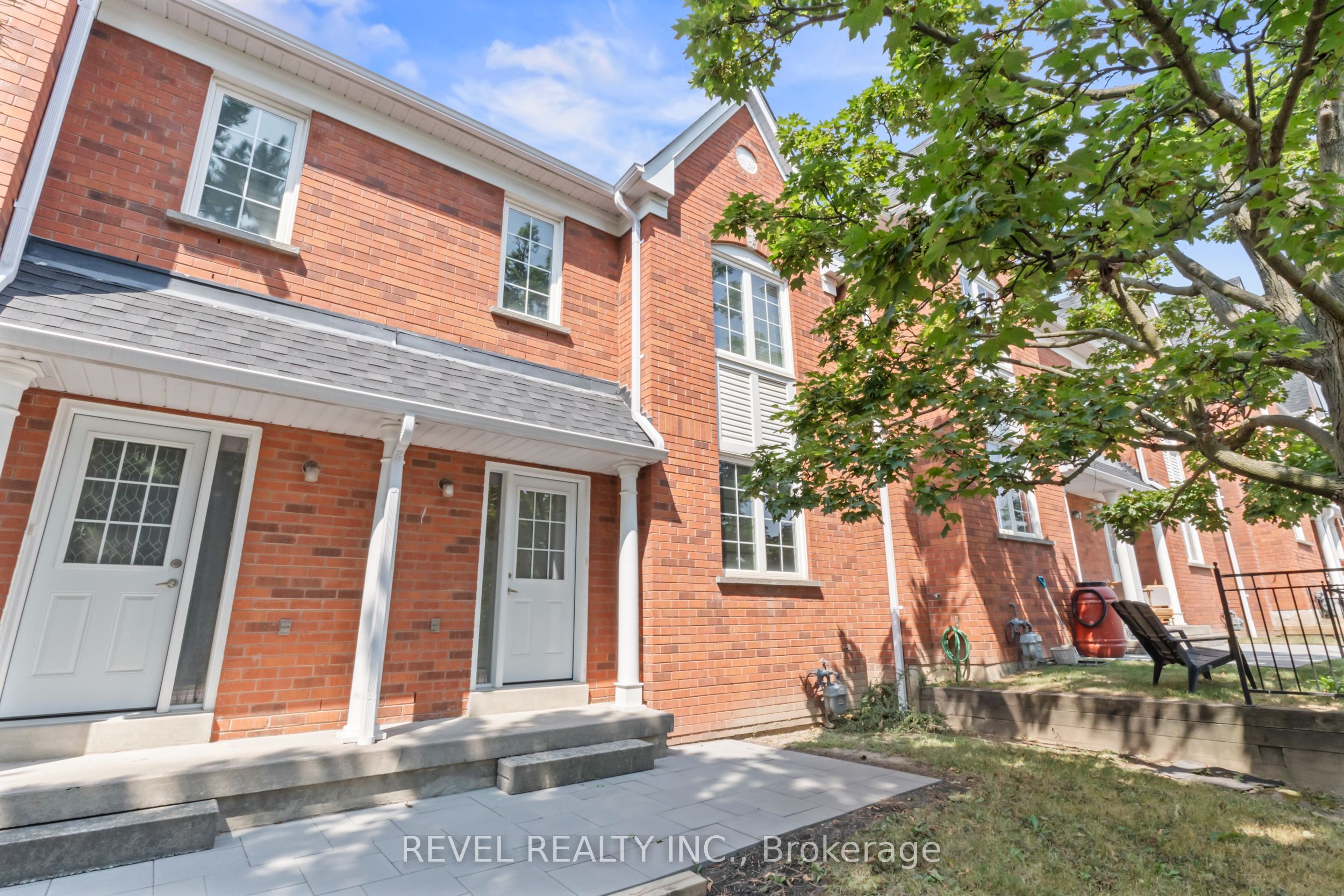 10 Bassett Boulevard 56