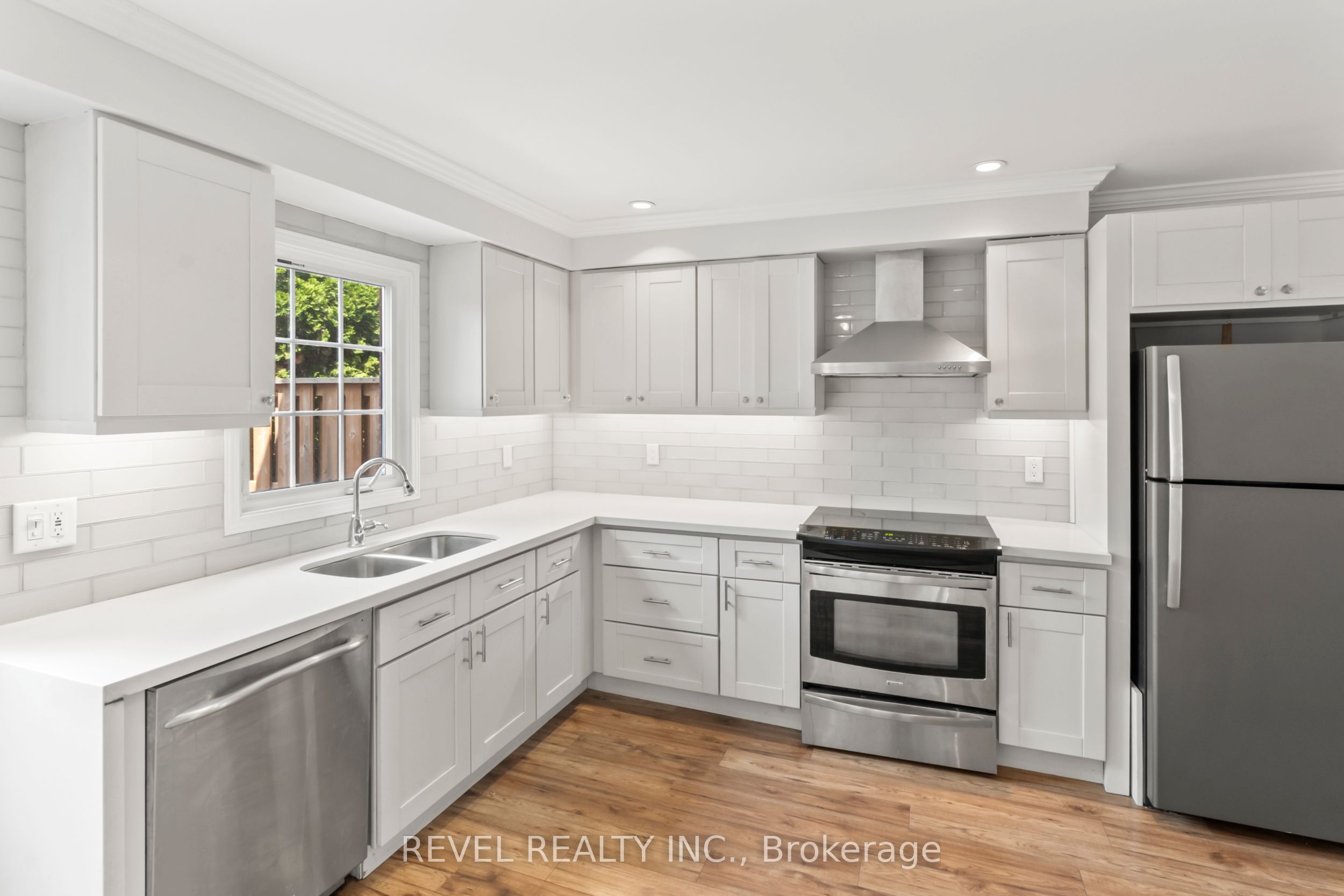 10 Bassett Boulevard 56