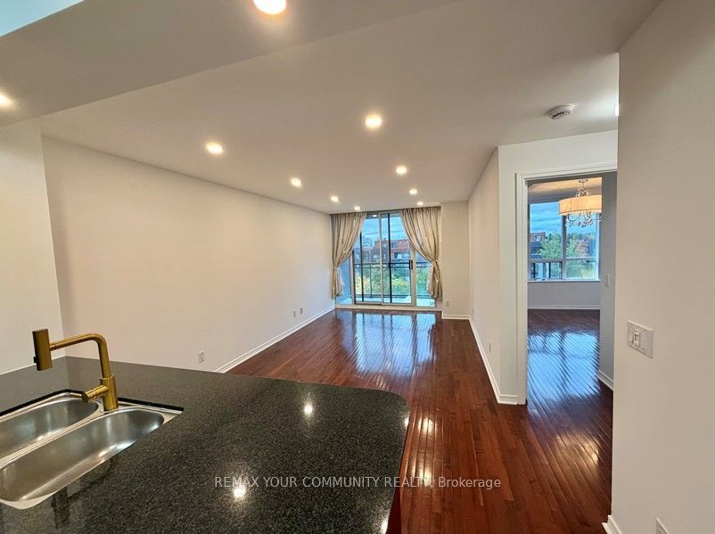 350 Red Maple Road 402