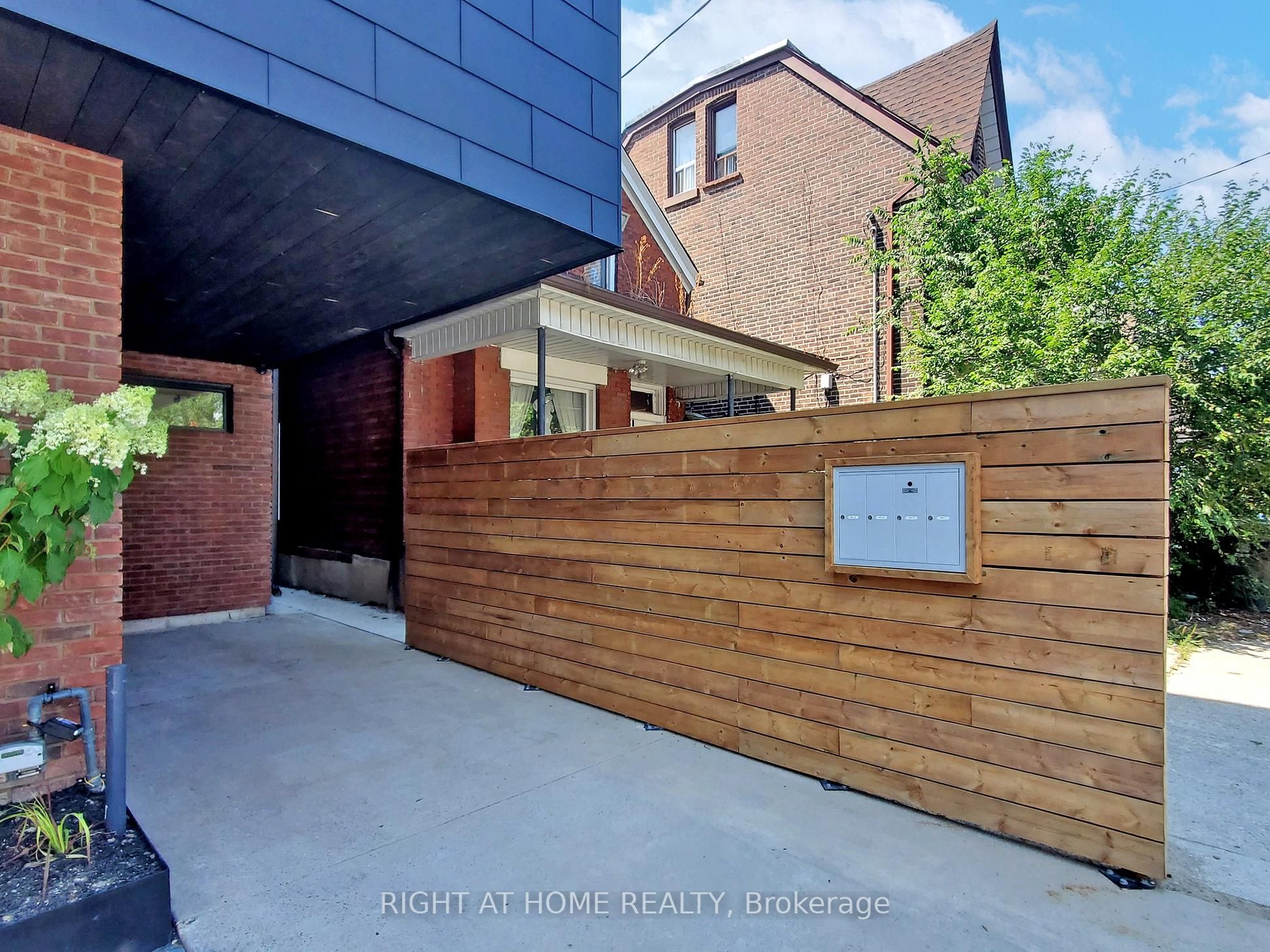 798 Dovercourt Road 2