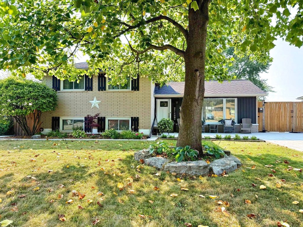 Photo of 20 Karen Crescent, Grimsby, ON L3M 2E4 (MLS # X12711402)