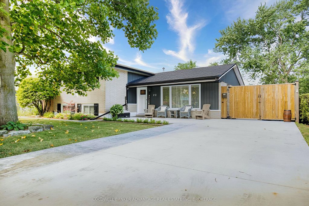 Photo of 20 Karen Crescent, Grimsby, ON L3M 2E4 (MLS # X12711402)