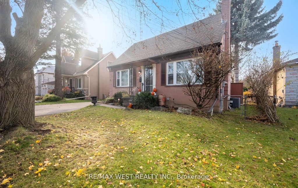Photo of 57 Westglen Crescent, Toronto, ON M9B 4R2 (MLS # W12612426)
