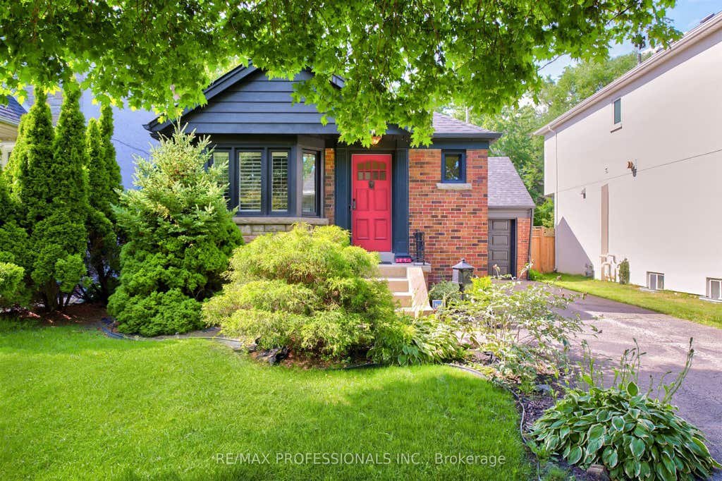 Photo of 146 Government Road, Toronto, ON M8X 1W5 (MLS # W13610000)