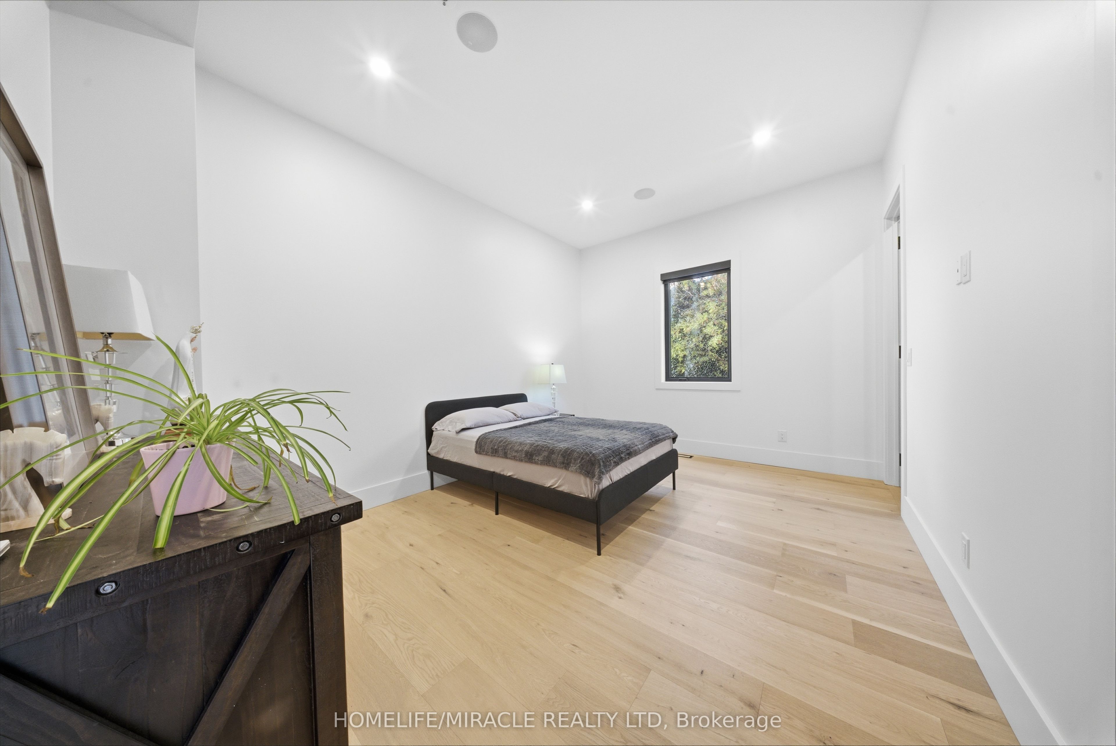 1653 Glenburnie Road