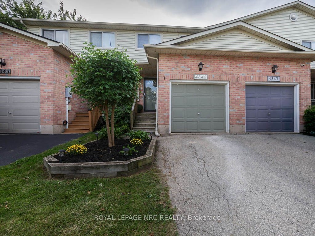 Photo of 4345 Beverley Crescent, Lincoln, ON L3J 0P6 (MLS # X13757800)